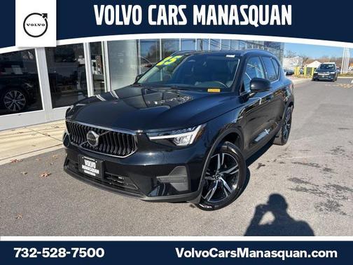 2025 Volvo XC40 B5 Core Bright Theme