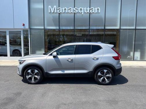 Silver Dawn Metallic 2025 Volvo XC40 B5 Plus Bright Theme