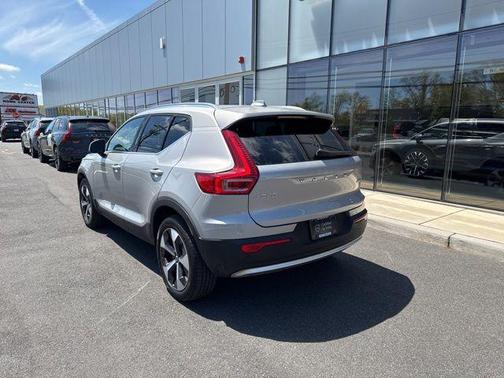 Silver Dawn Metallic 2025 Volvo XC40 B5 Plus Bright Theme