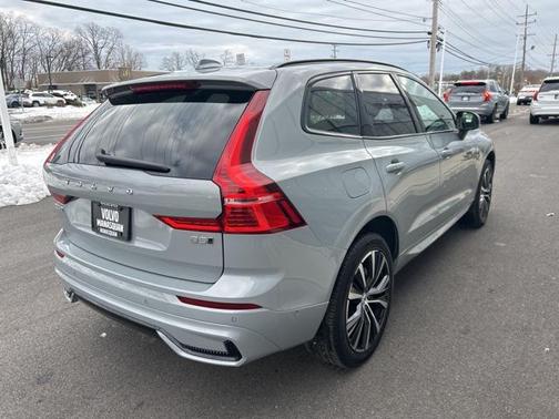 2025 Volvo XC60 B5 Plus