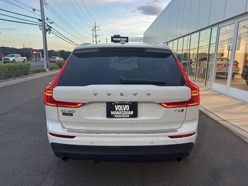 2021 Volvo XC60 T5 Momentum