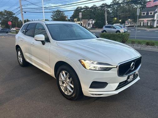 2021 Volvo XC60 T5 Momentum