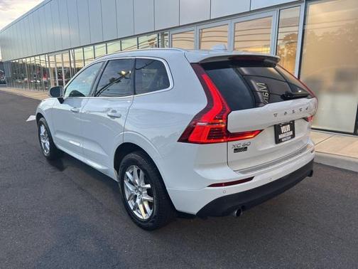 2021 Volvo XC60 T5 Momentum