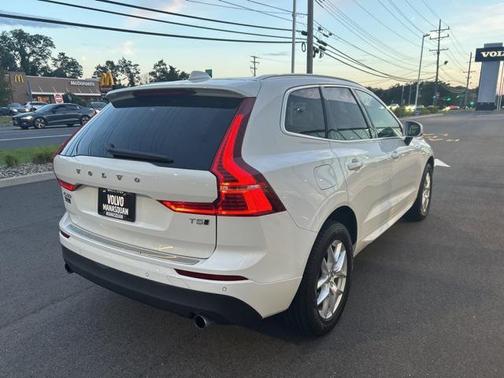 2021 Volvo XC60 T5 Momentum