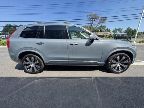 2022 Volvo XC90 T6 Inscription