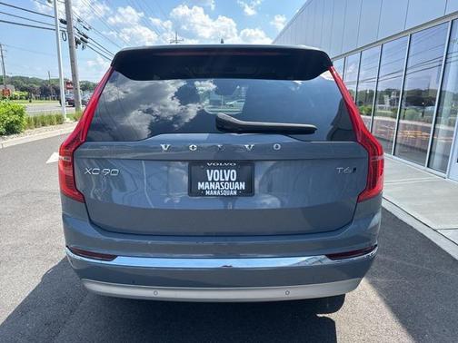 2022 Volvo XC90 T6 Inscription