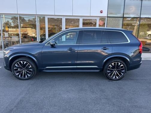 2025 Volvo XC90 B6 Plus 7-Seater