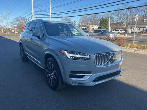 2025 Volvo XC90 B5 Core