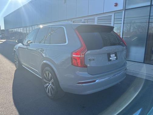 2025 Volvo XC90 B5 Core