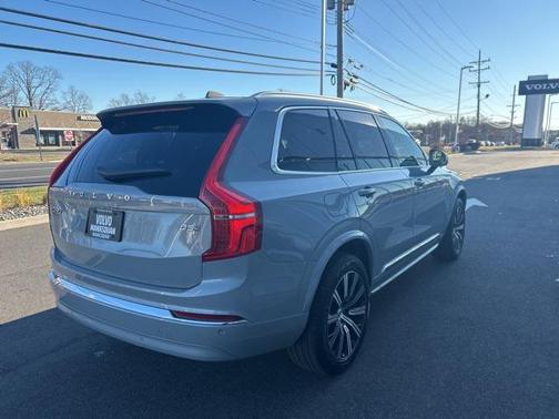 2025 Volvo XC90 B5 Core