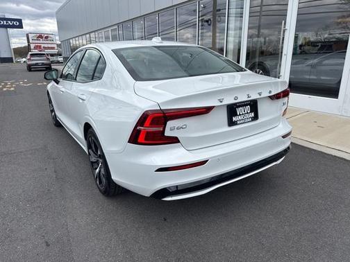 2024 Volvo S60 B5 Core Dark Theme