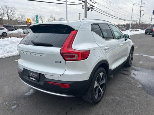 2025 Volvo XC40 B5 Plus Bright Theme