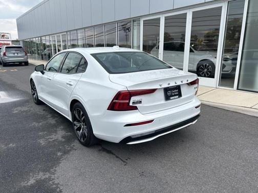 2025 Volvo S60 B5 Core
