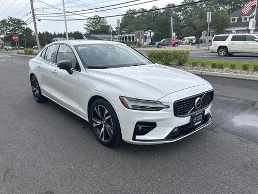 2025 Volvo S60 B5 Core