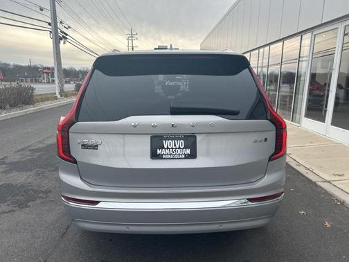 2025 Volvo XC90 B5 Plus 7-Seater