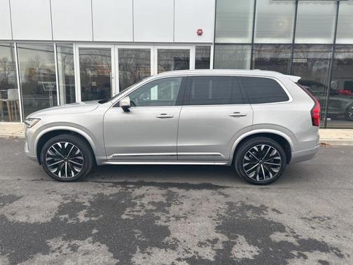 2025 Volvo XC90 B5 Plus 7-Seater