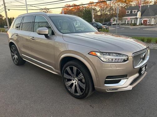 2024 Volvo XC90 B5 Plus Bright Theme