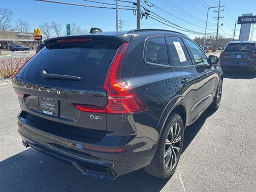Onyx Black 2025 Volvo XC60 B5 Plus