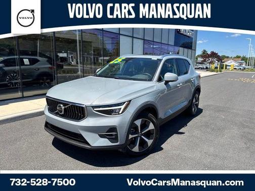 Vapour Grey Metallic 2025 Volvo XC40 B5 Plus Bright Theme