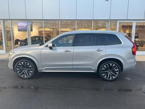 2025 Volvo XC90 B5 Plus 7-Seater