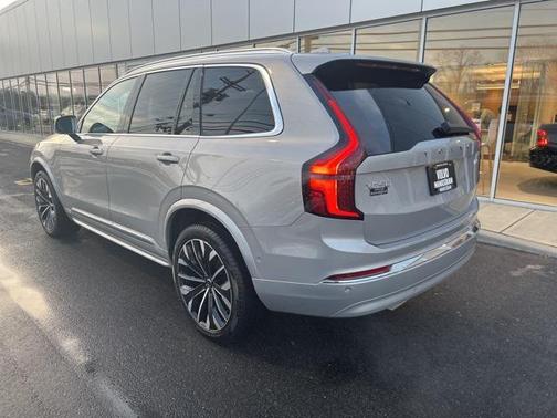 2025 Volvo XC90 B5 Plus 7-Seater
