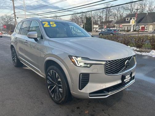 2025 Volvo XC90 B5 Plus 7-Seater