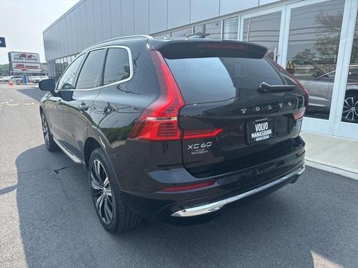 2022 Volvo XC60 B5 Inscription