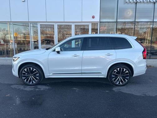 2025 Volvo XC90 B6 Plus 7-Seater