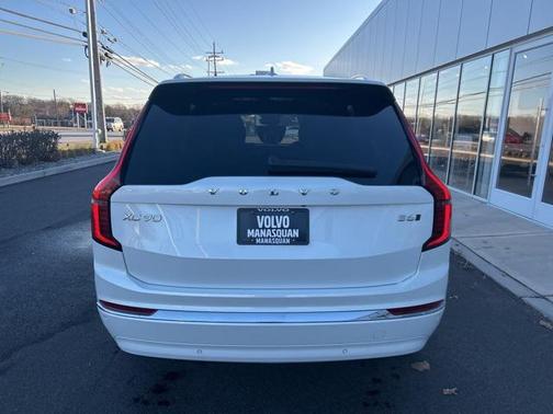 2025 Volvo XC90 B6 Plus 7-Seater