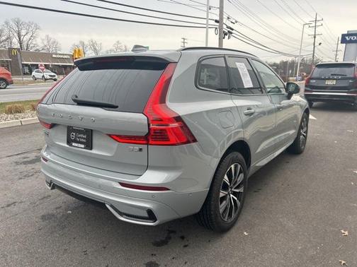 2025 Volvo XC60 B5 Plus