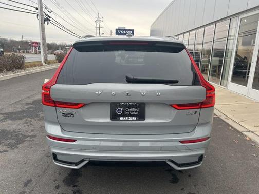 2025 Volvo XC60 B5 Plus