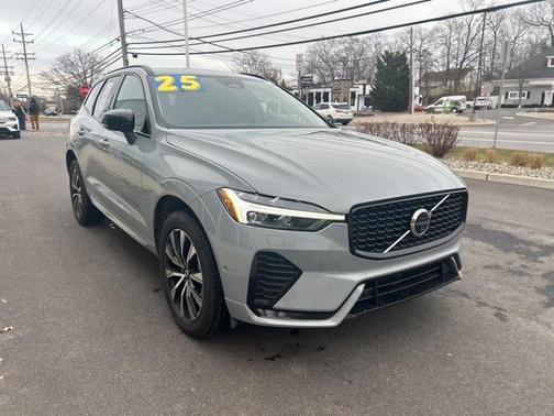 2025 Volvo XC60 B5 Plus