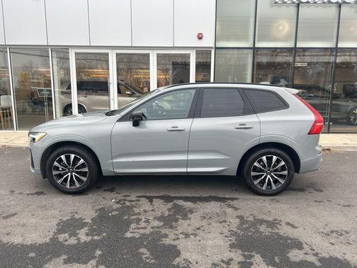2025 Volvo XC60 B5 Plus