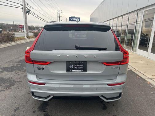 2025 Volvo XC60 B5 Plus