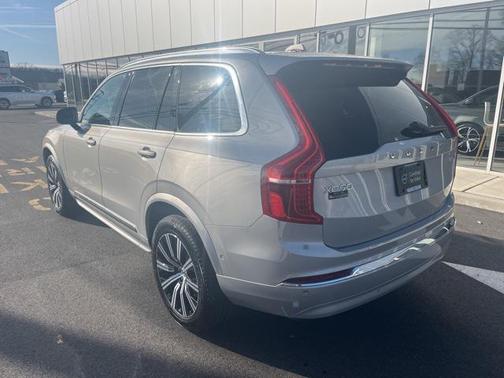 2024 Volvo XC90 B5 Plus Bright Theme