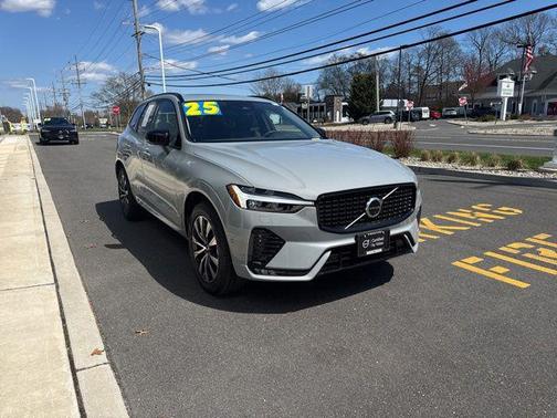 2025 Volvo XC60 B5 Plus