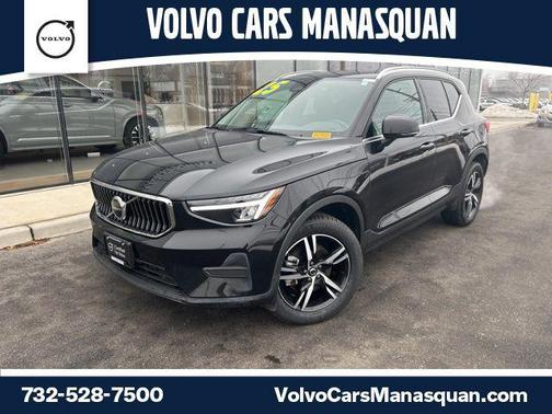 2025 Volvo XC40 B5 Core Bright Theme