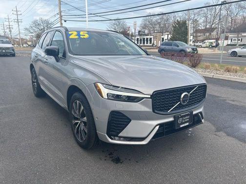 2025 Volvo XC60 B5 Plus
