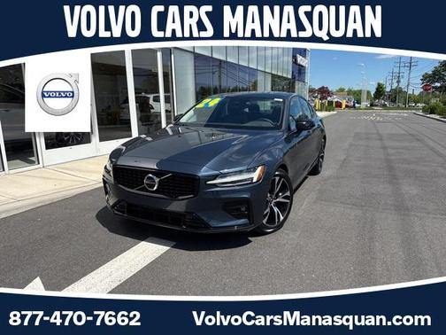 2024 Volvo S60 B5 Core Dark Theme