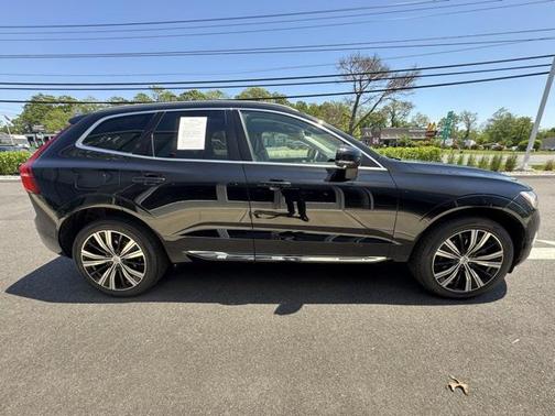 2022 Volvo XC60 B5 Inscription
