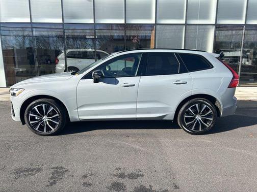 2025 Volvo XC60 B5 Plus