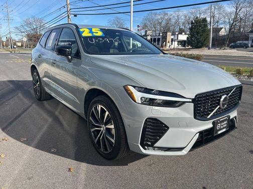 2025 Volvo XC60 B5 Plus