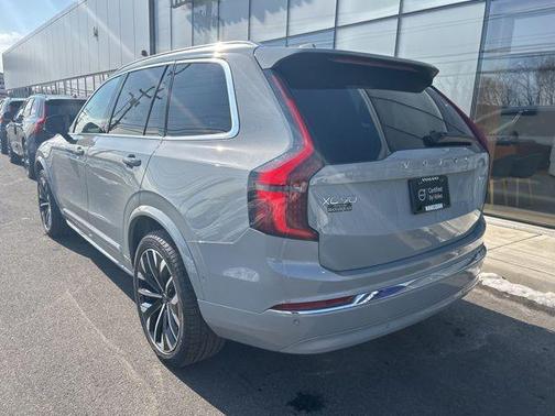 2025 Volvo XC90 B6 Plus 7-Seater