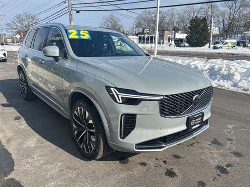 2025 Volvo XC90 B6 Plus 7-Seater