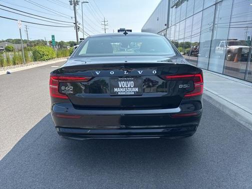 2025 Volvo S60 B5 Plus