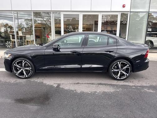 2025 Volvo S60 B5 Plus