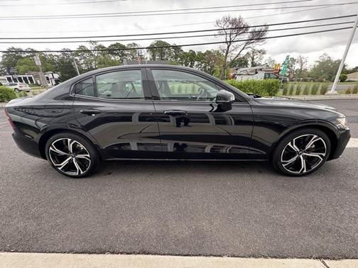 2025 Volvo S60 B5 Plus