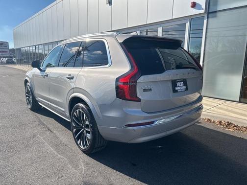 2025 Volvo XC90 B6 Plus 7-Seater