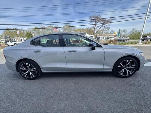 2025 Volvo S60 B5 Core