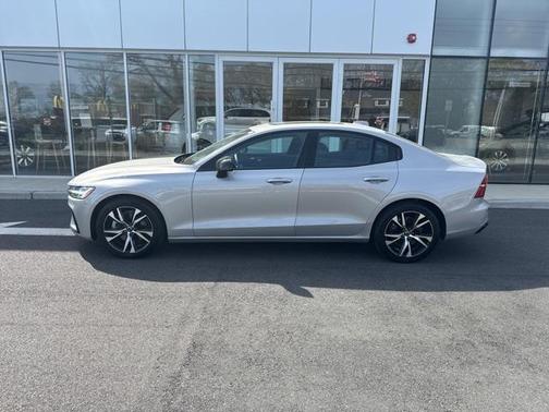 2025 Volvo S60 B5 Core